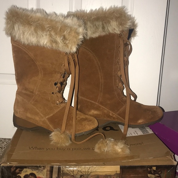 Furry winter boots - Picture 2 of 2